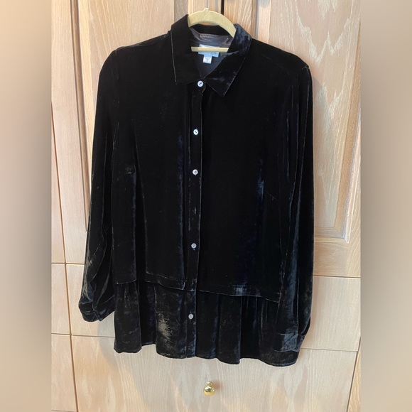 J. Jill Tops - Black Velvet J. Jill Blouse Size Medium.